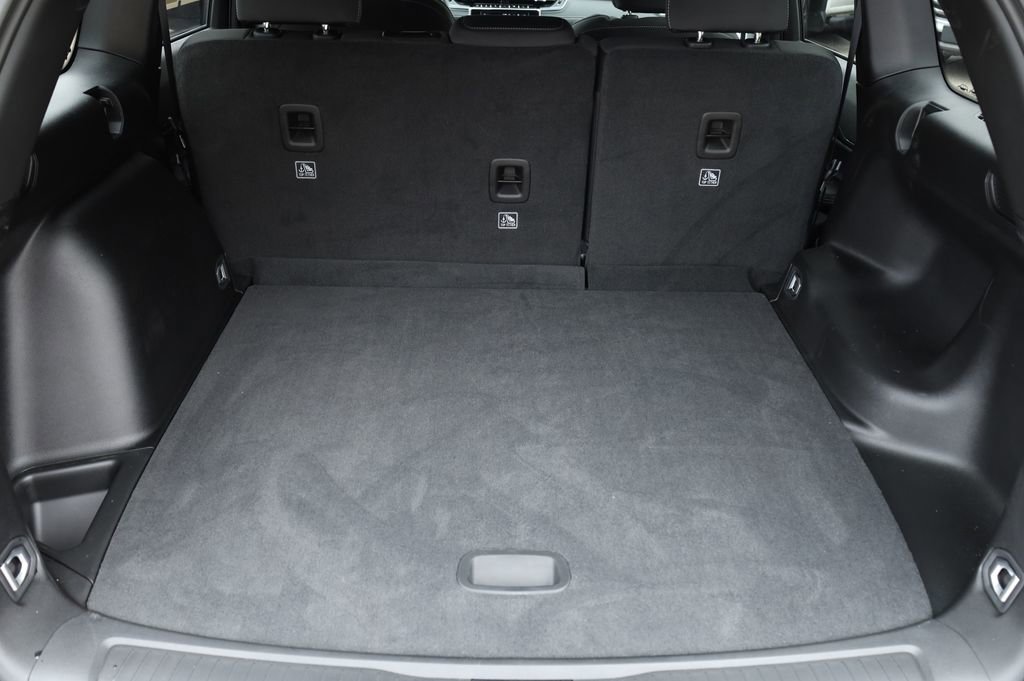 Used 2025 Jeep Grand Cherokee Laredo X w/ Trailer Tow Package image 12