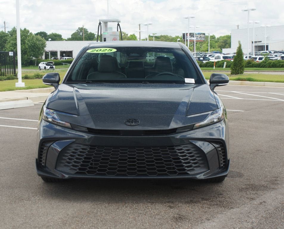 Used 2025 Toyota Camry SE w/ Convenience Package FWD image 25