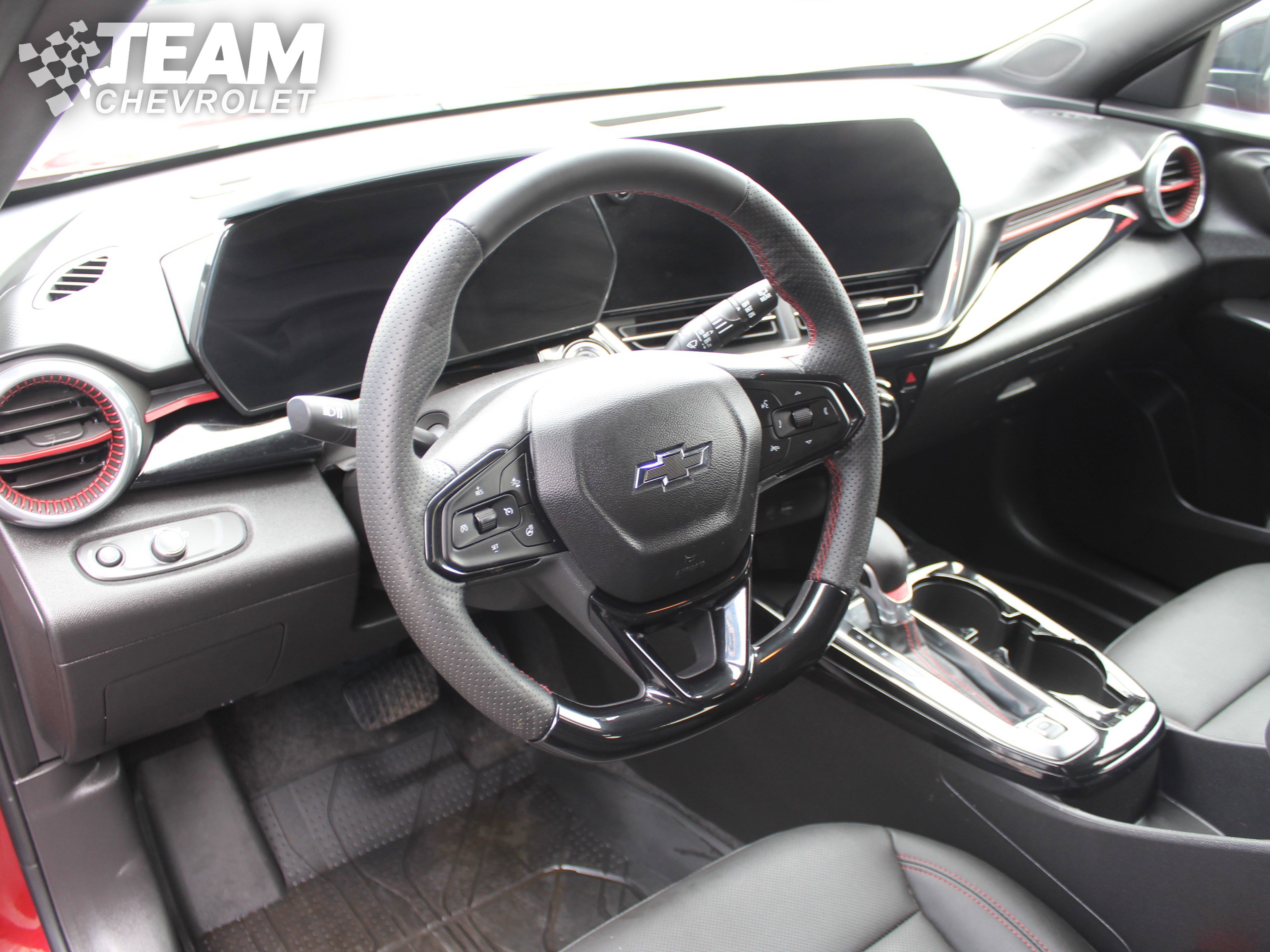 Used 2025 Chevrolet Trax RS w/ Driver Confidence Package image 12