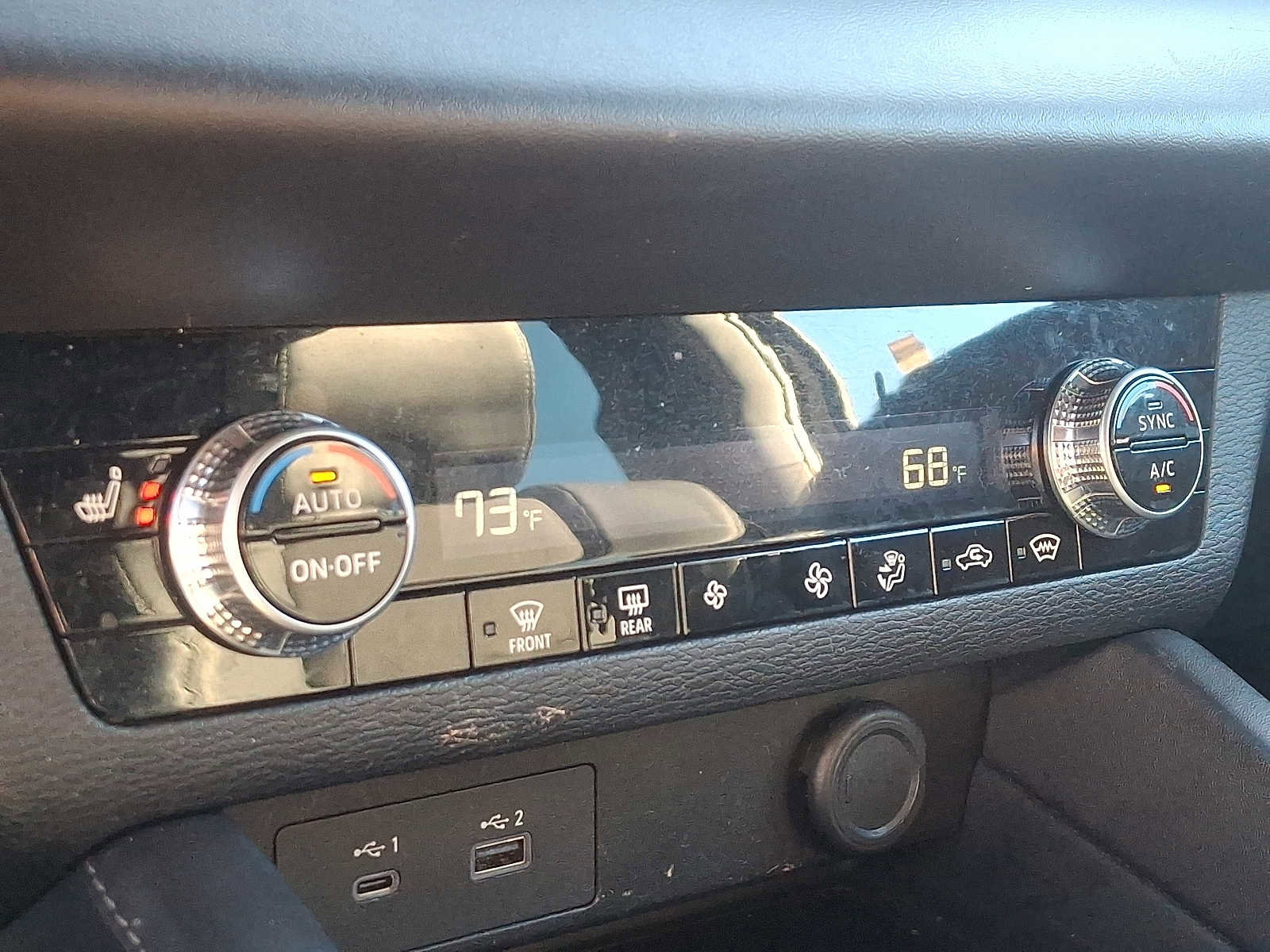 Used 2023 Mitsubishi Outlander SE Black Edition image 16