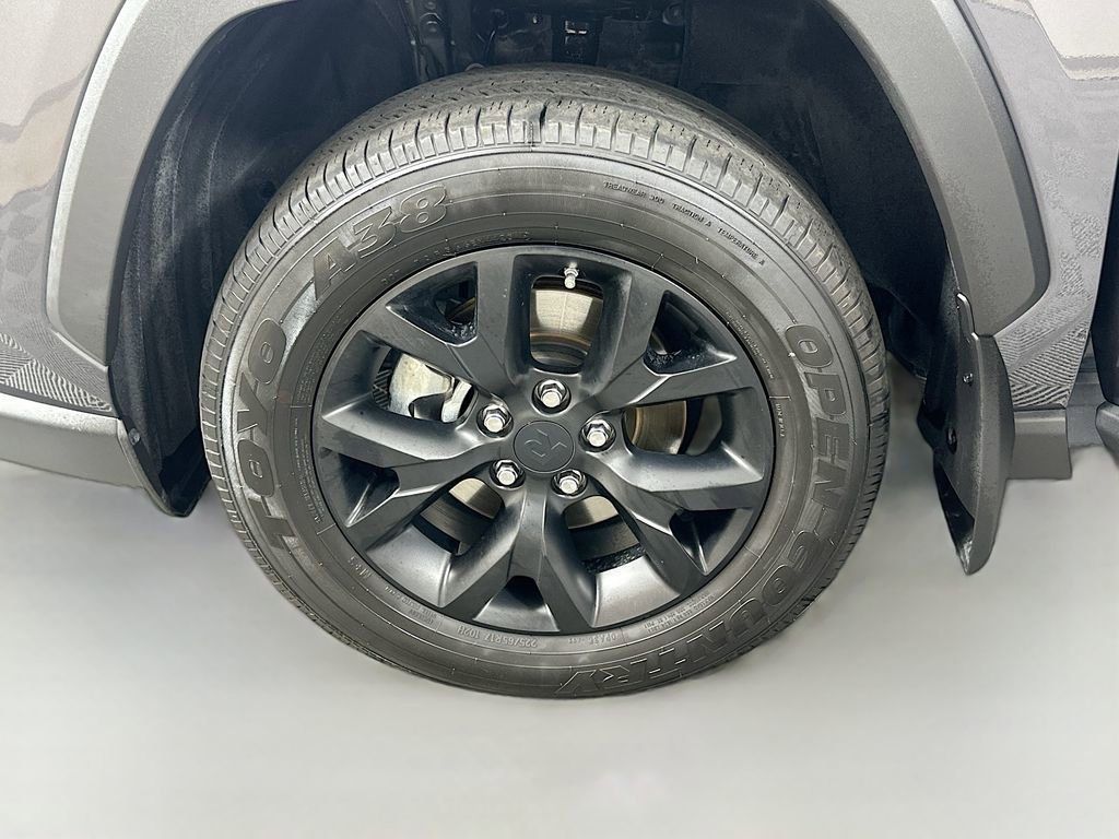 Certified 2024 Toyota RAV4 LE FWD image 31