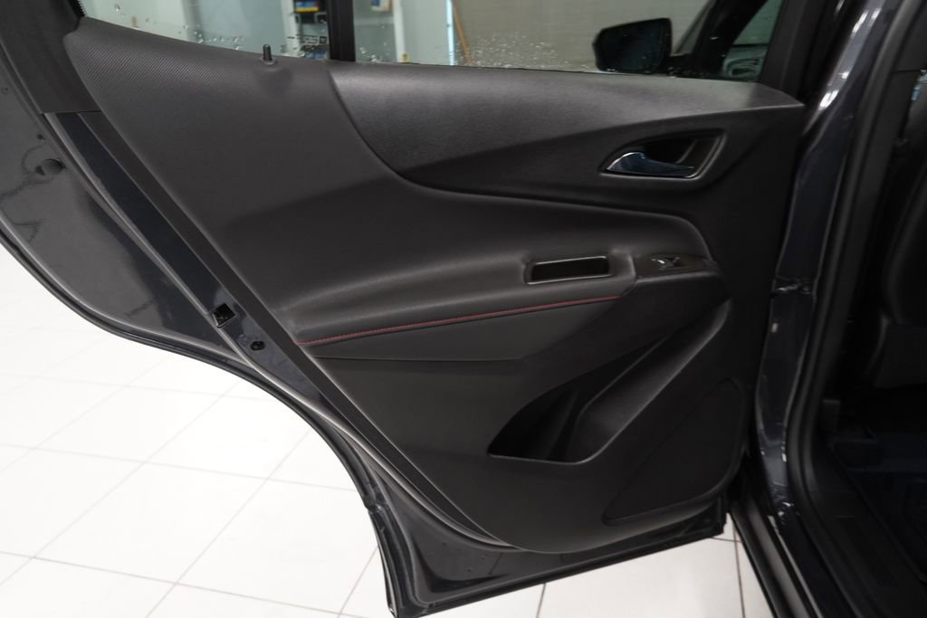 Used 2022 Chevrolet Equinox RS w/ LPO, Floor Liner Package AWD/4WD image 27