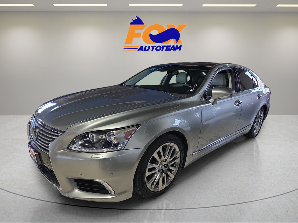 Used 2017 Lexus LS 460 RWD image 2