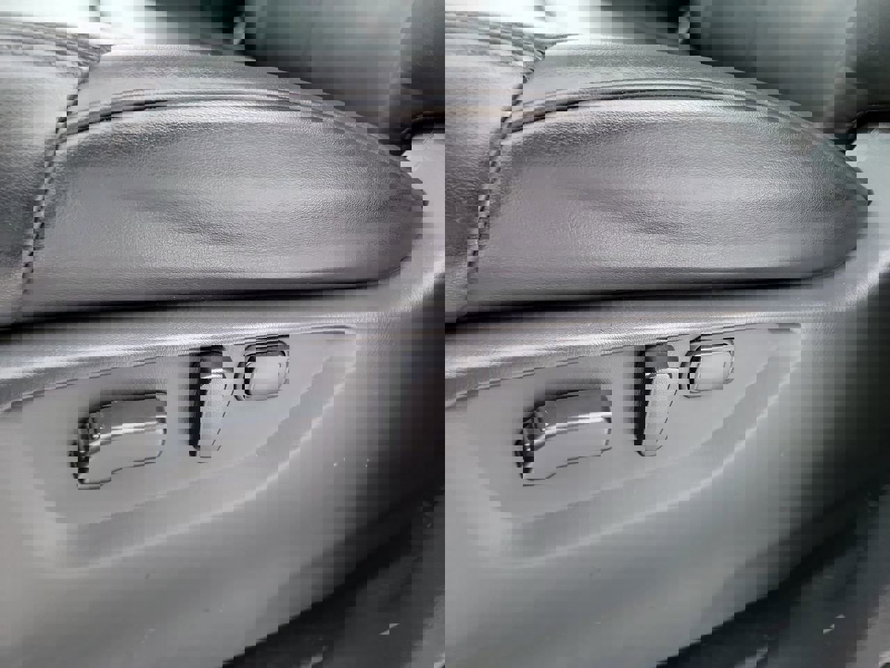 Used 2023 Nissan Armada SV image 12