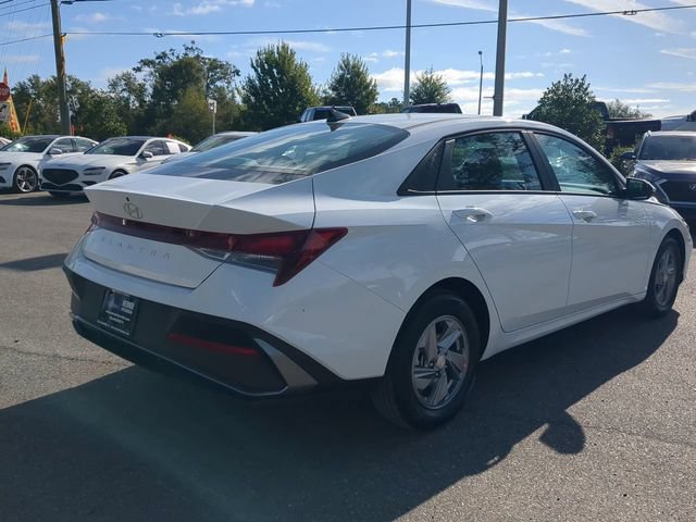 New 2026 Hyundai Elantra SE FWD image 5