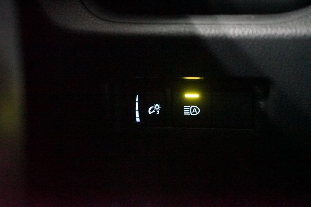 Used 2025 Toyota RAV4 XLE image 24