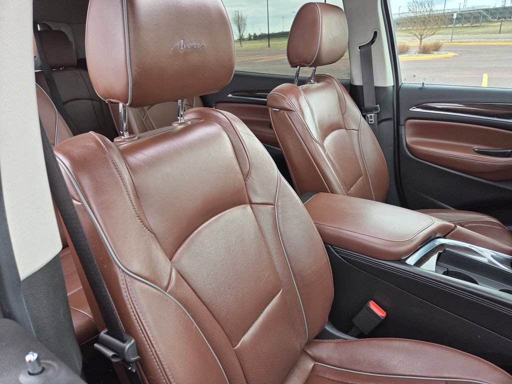 Used 2021 Buick Enclave Avenir w/ Avenir Technology Package AWD/4WD image 39
