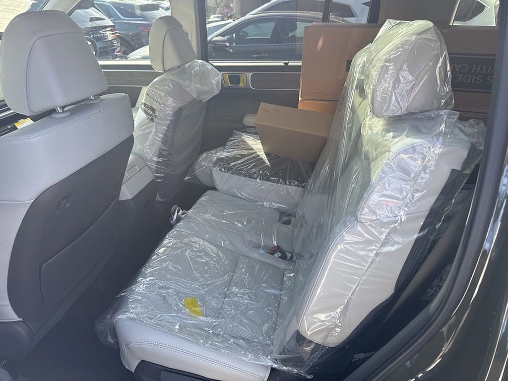 Used 2026 Hyundai Santa Fe Limited image 17