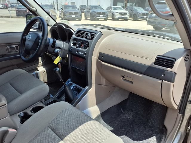 Used 2004 Nissan Frontier XE w/ (VTP) Value Truck Pkg RWD image 19