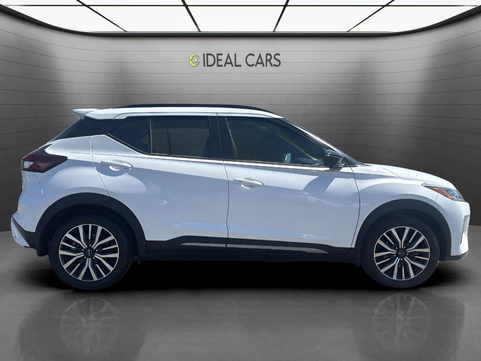 Used 2024 Nissan Kicks SR FWD image 5