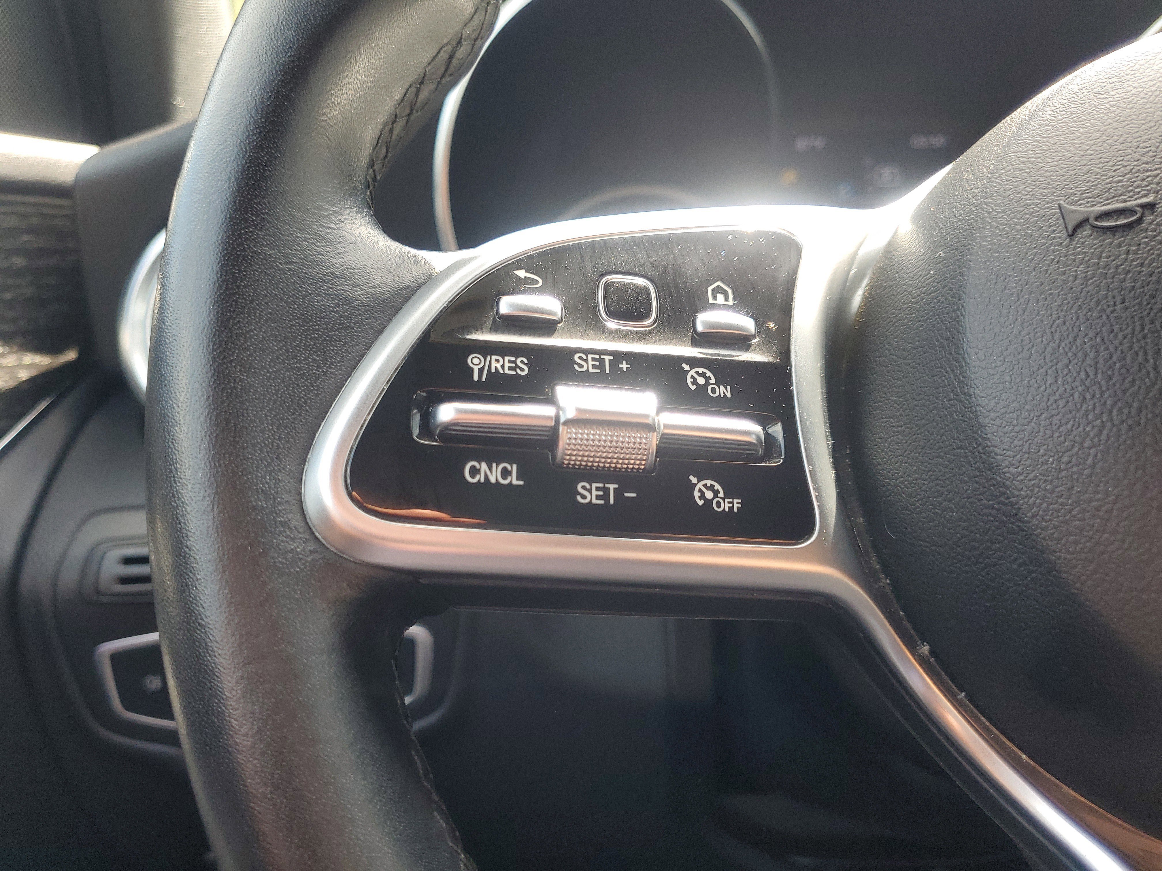 Used 2022 Mercedes-Benz GLC 300 image 25