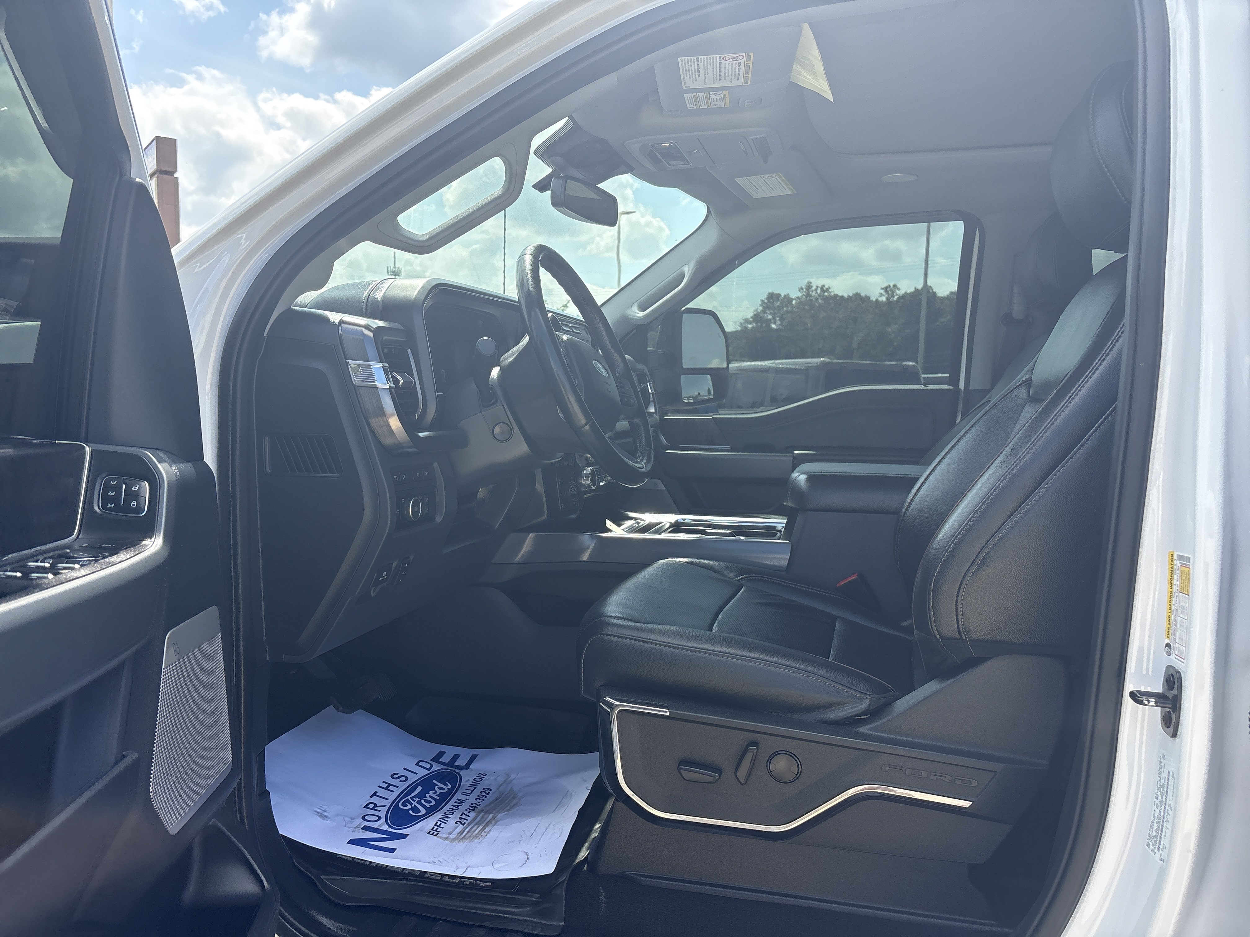 Used 2024 Ford F350 Lariat w/ Lariat Ultimate Package AWD/4WD image 9