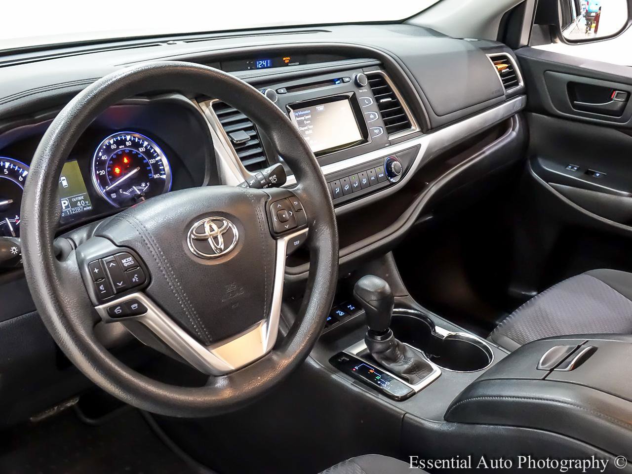 Used 2016 Toyota Highlander LE AWD/4WD image 15