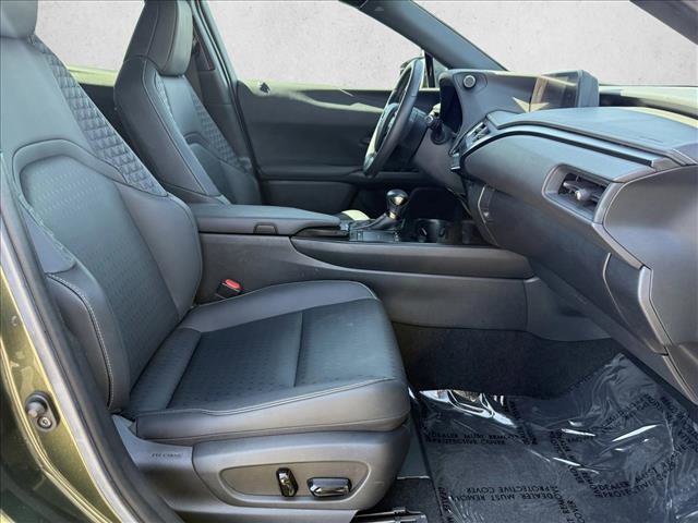 Used 2021 Lexus UX 200 w/ Accessory Package (Z2) image 11