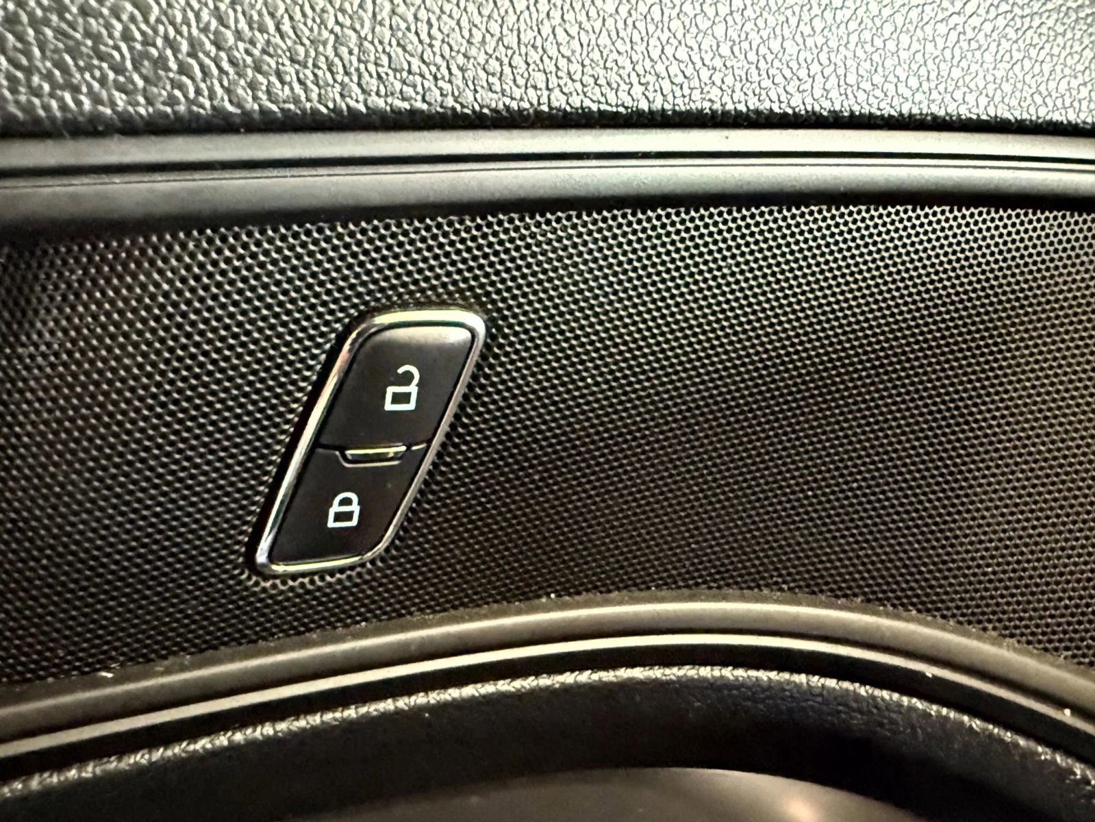 Used 2016 Ford Explorer FWD image 22