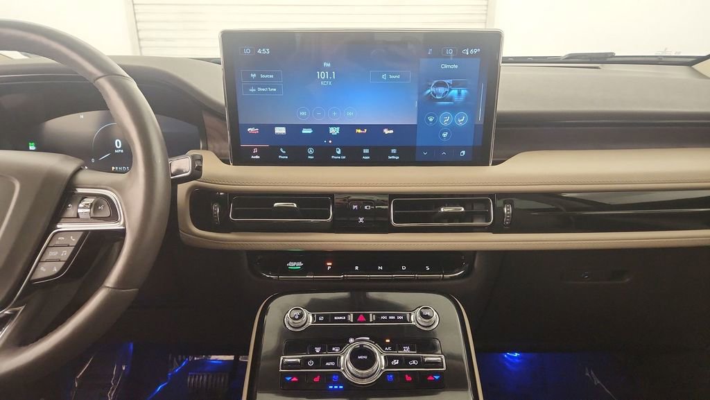 Used 2023 Lincoln Nautilus Reserve w/ Equipment Group 201A image 13