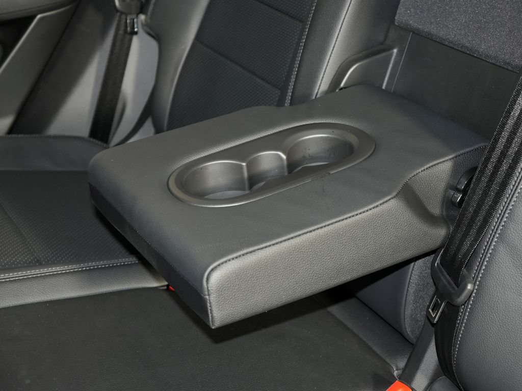 Certified 2024 Porsche Cayenne AWD/4WD image 38