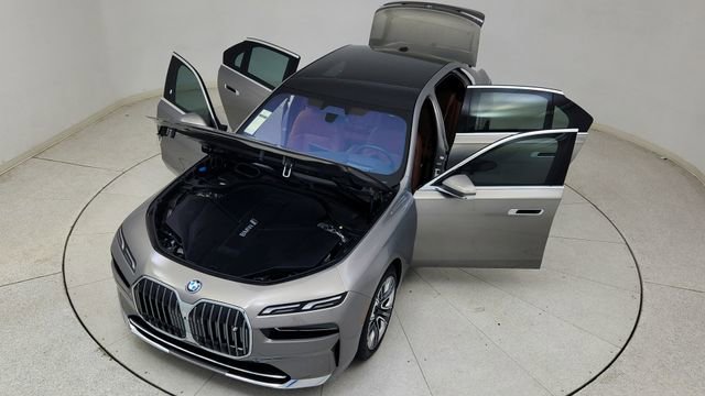 Used 2023 BMW i7 xDrive60 image 85