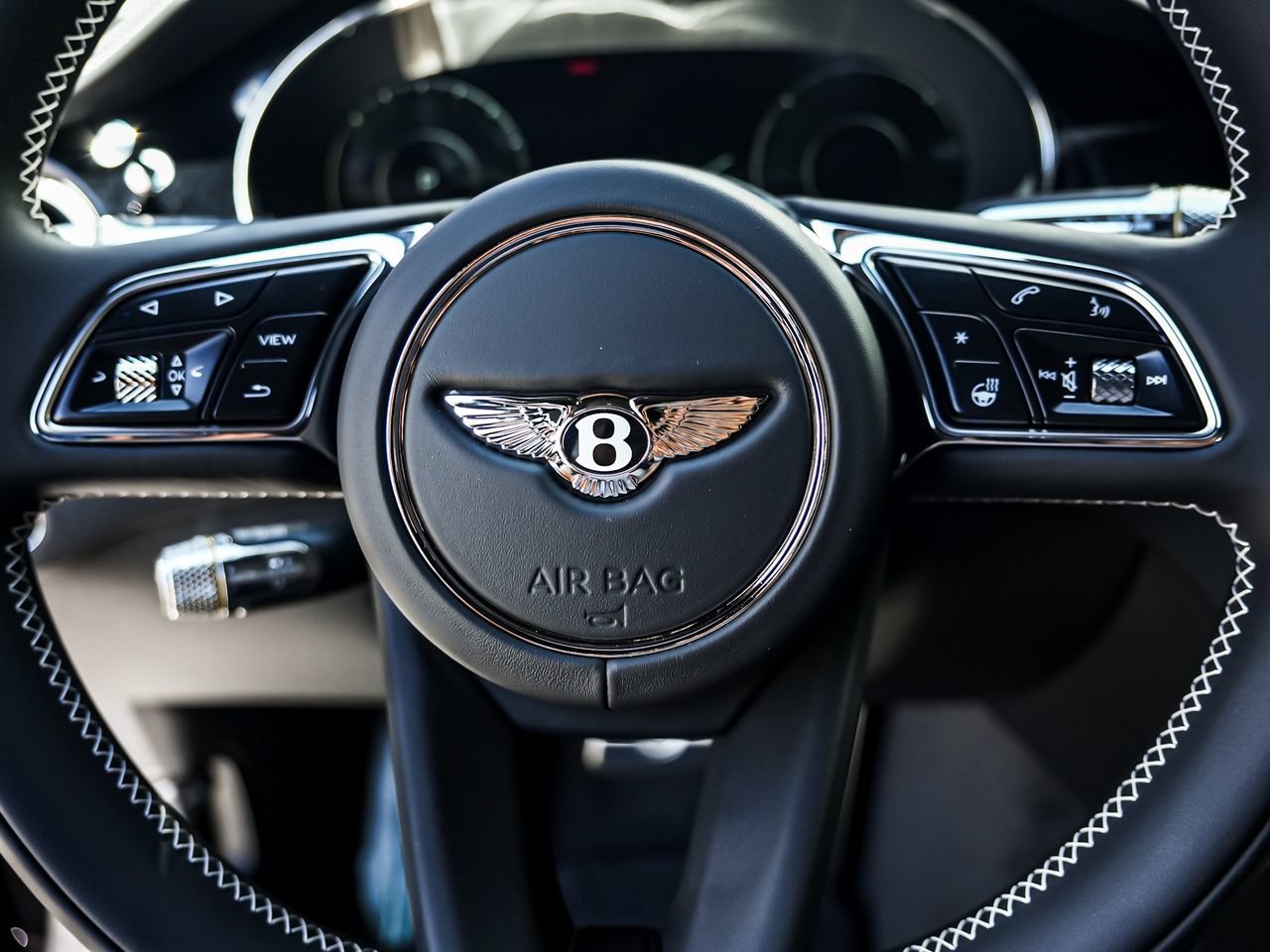 Used 2025 Bentley Flying Spur Plug-In Hybrid AWD/4WD image 18