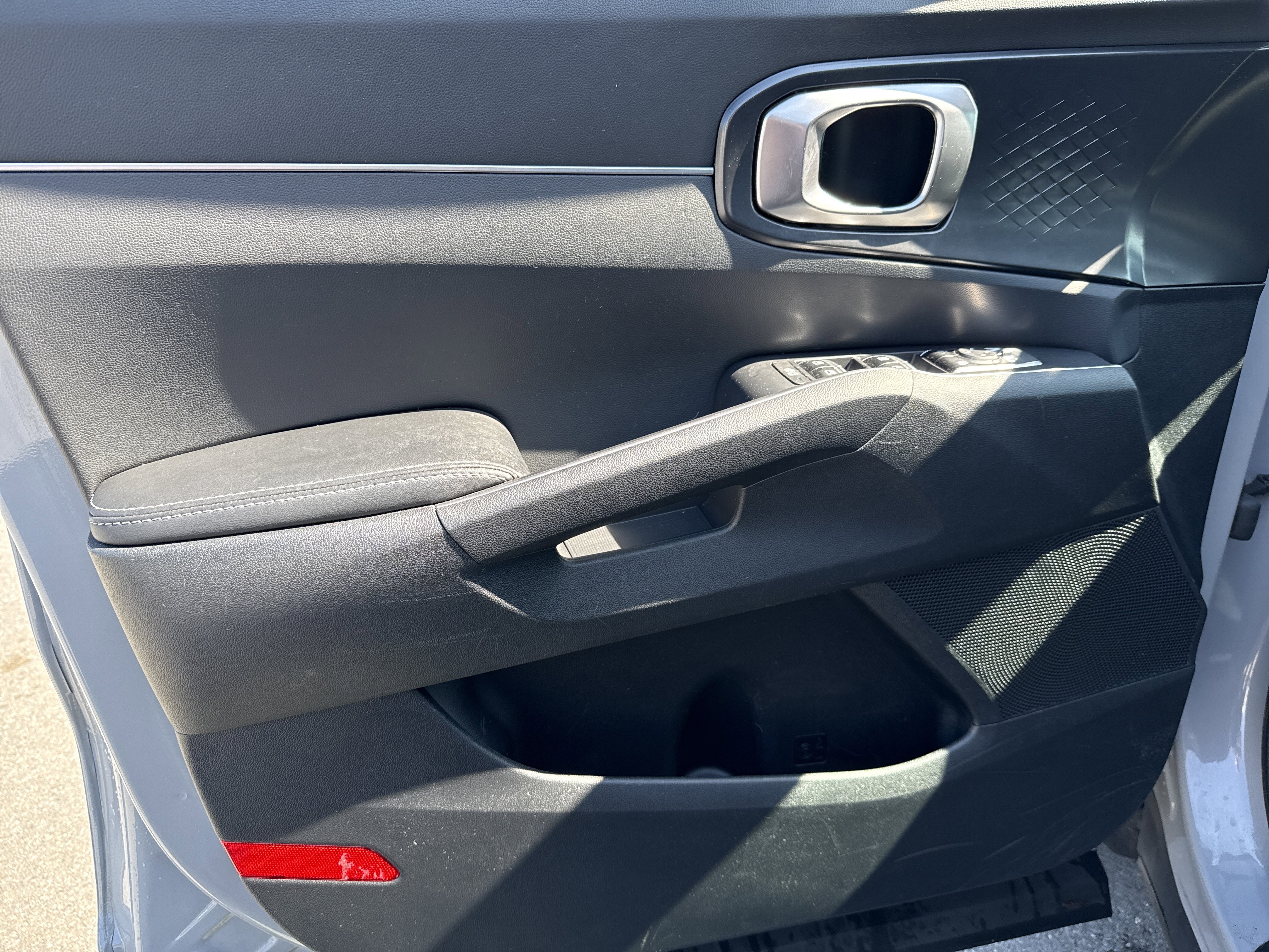 Used 2024 Kia Sorento S w/ Panoramic Sunroof Package image 16