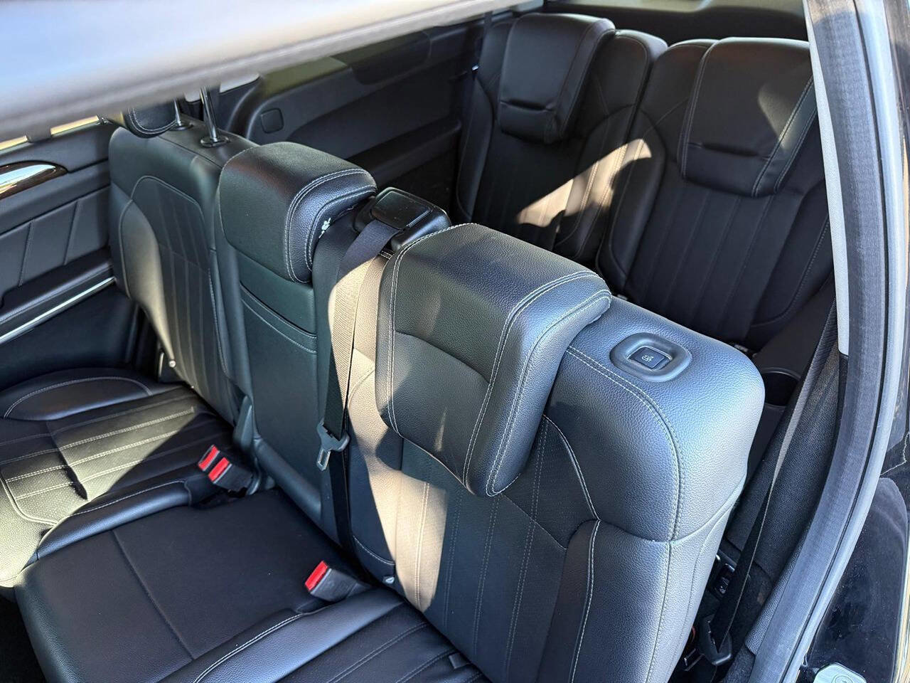 Used 2014 Mercedes-Benz GL 450 4MATIC w/ Lighting Package image 14