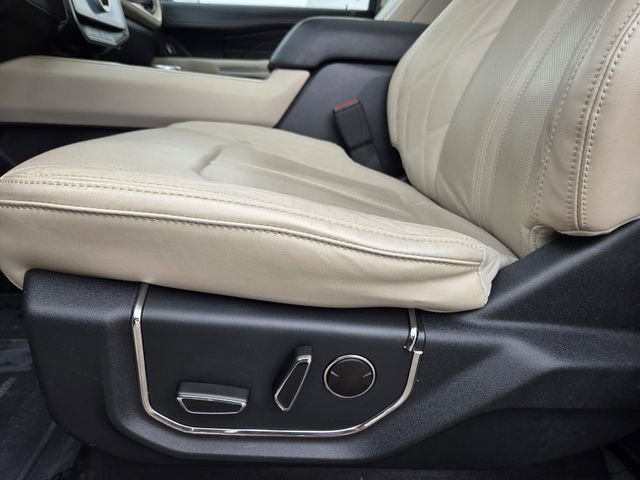 Certified 2022 Ford Expedition Max Platinum RWD image 16