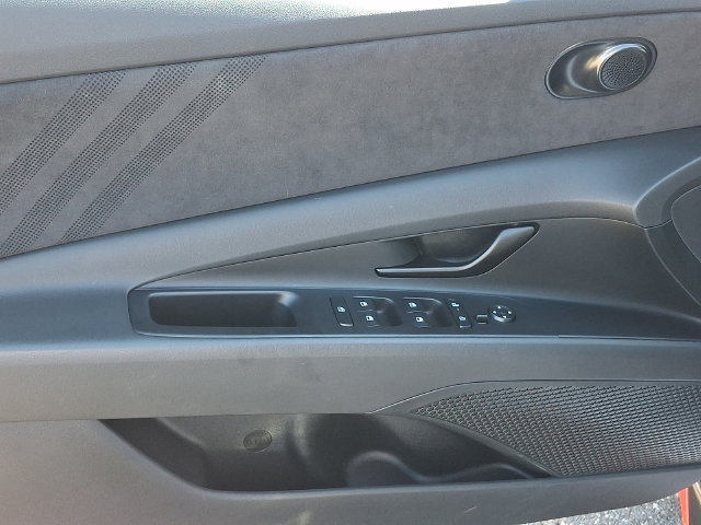 Used 2025 Hyundai Elantra N FWD image 21