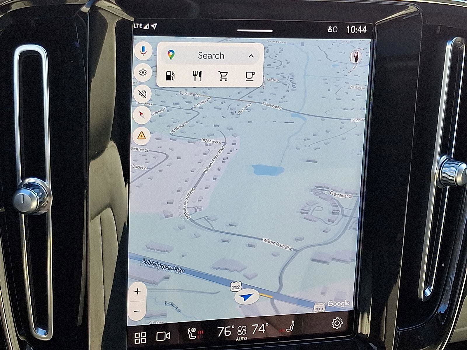 Certified 2023 Volvo XC40 B4 Plus w/ Climate Package image 18