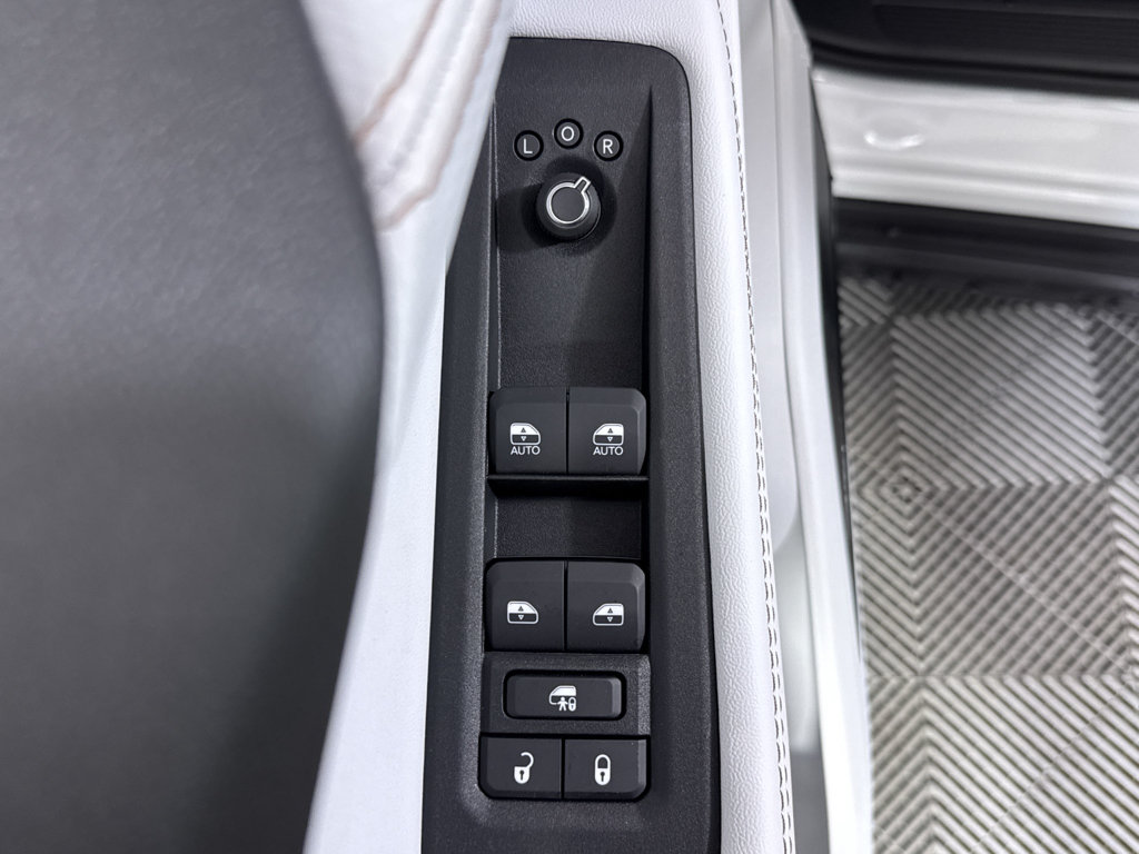 New 2026 Jeep Cherokee Overland w/ Advanced Pro Tech Group AWD/4WD image 28