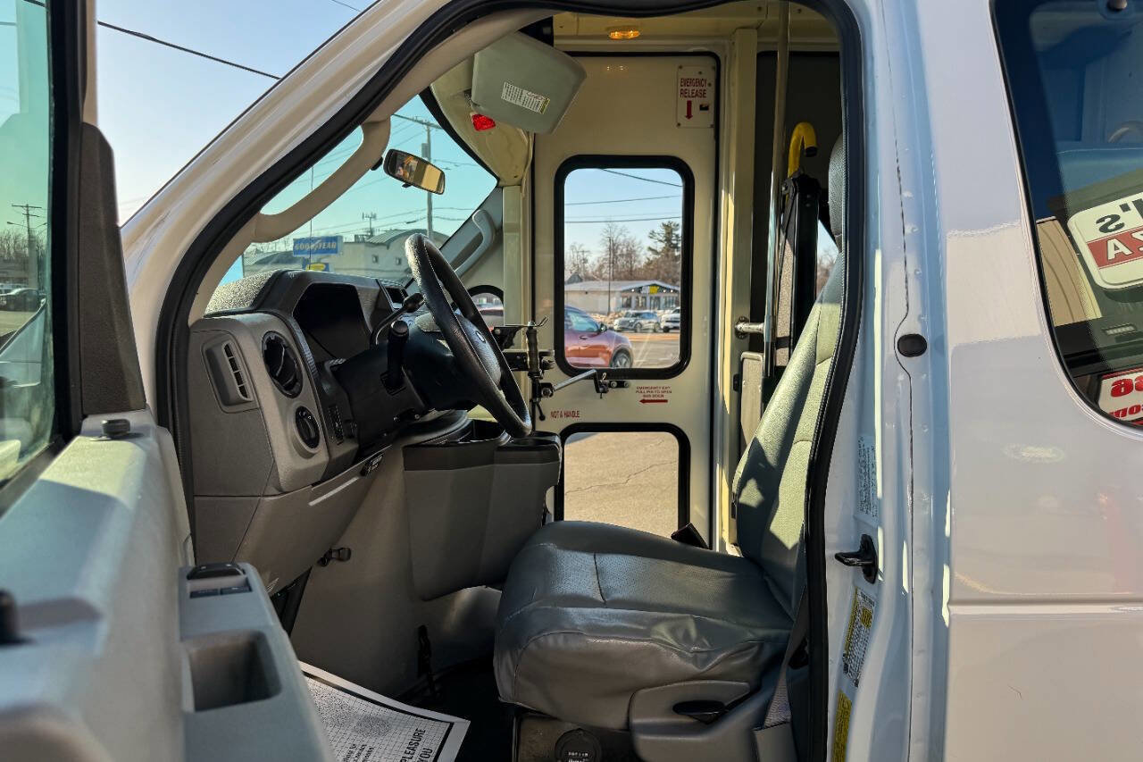 Used 2011 Ford E-350 and Econoline 350 Extended Super Duty w/ PWR Group image 16