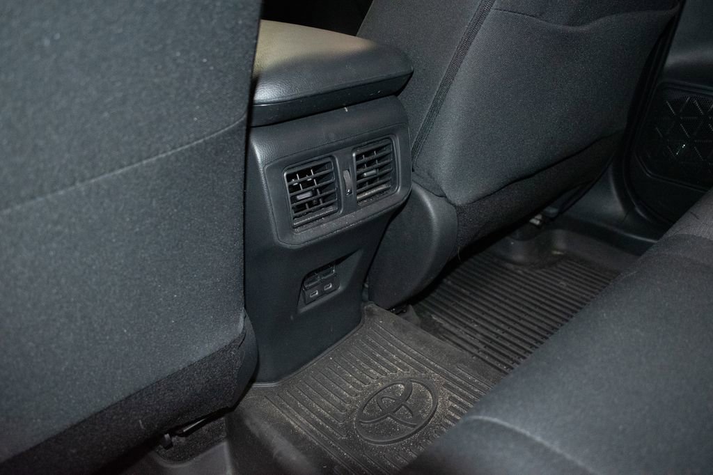 Used 2024 Toyota RAV4 XLE AWD/4WD image 23