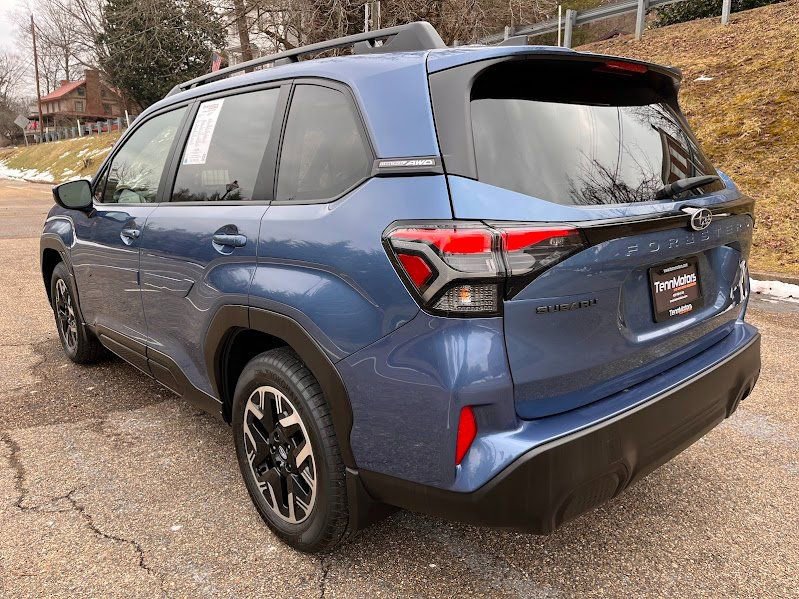 Used 2025 Subaru Forester Premium w/ Convenience Package #2 image 35