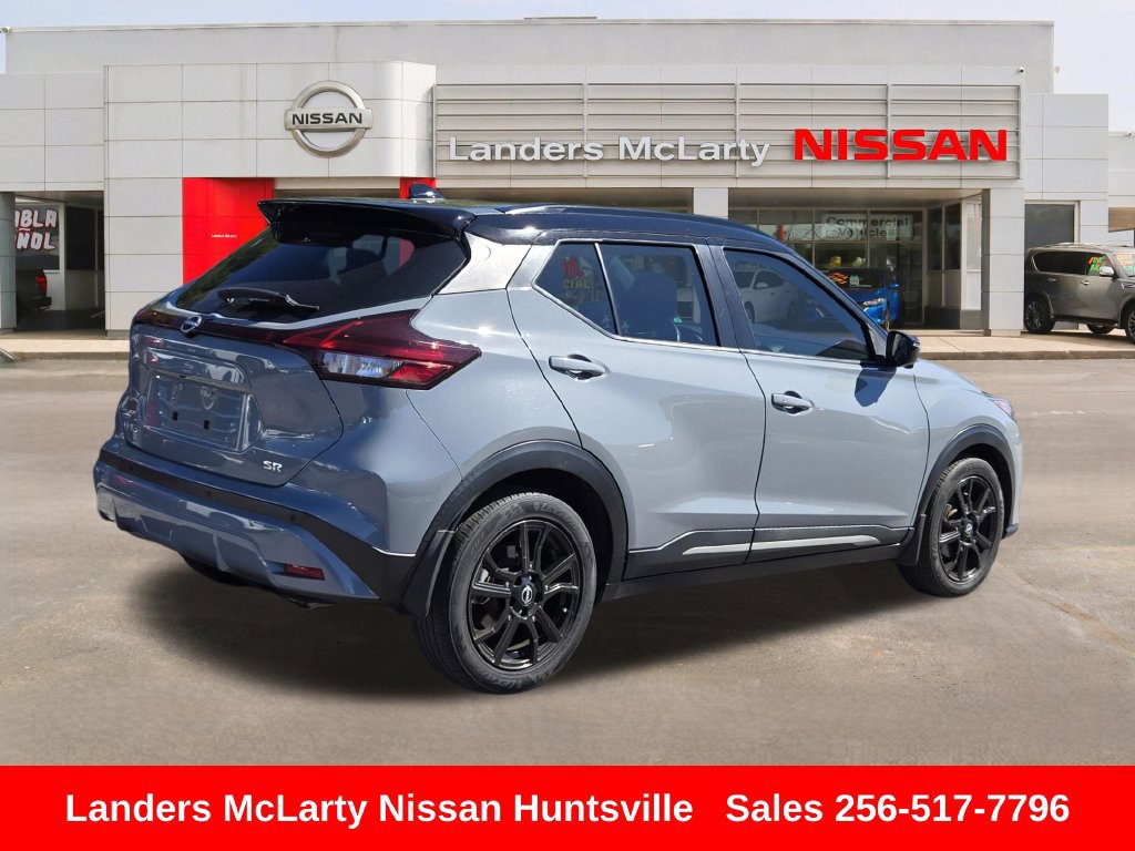 Used 2022 Nissan Kicks SR FWD image 3