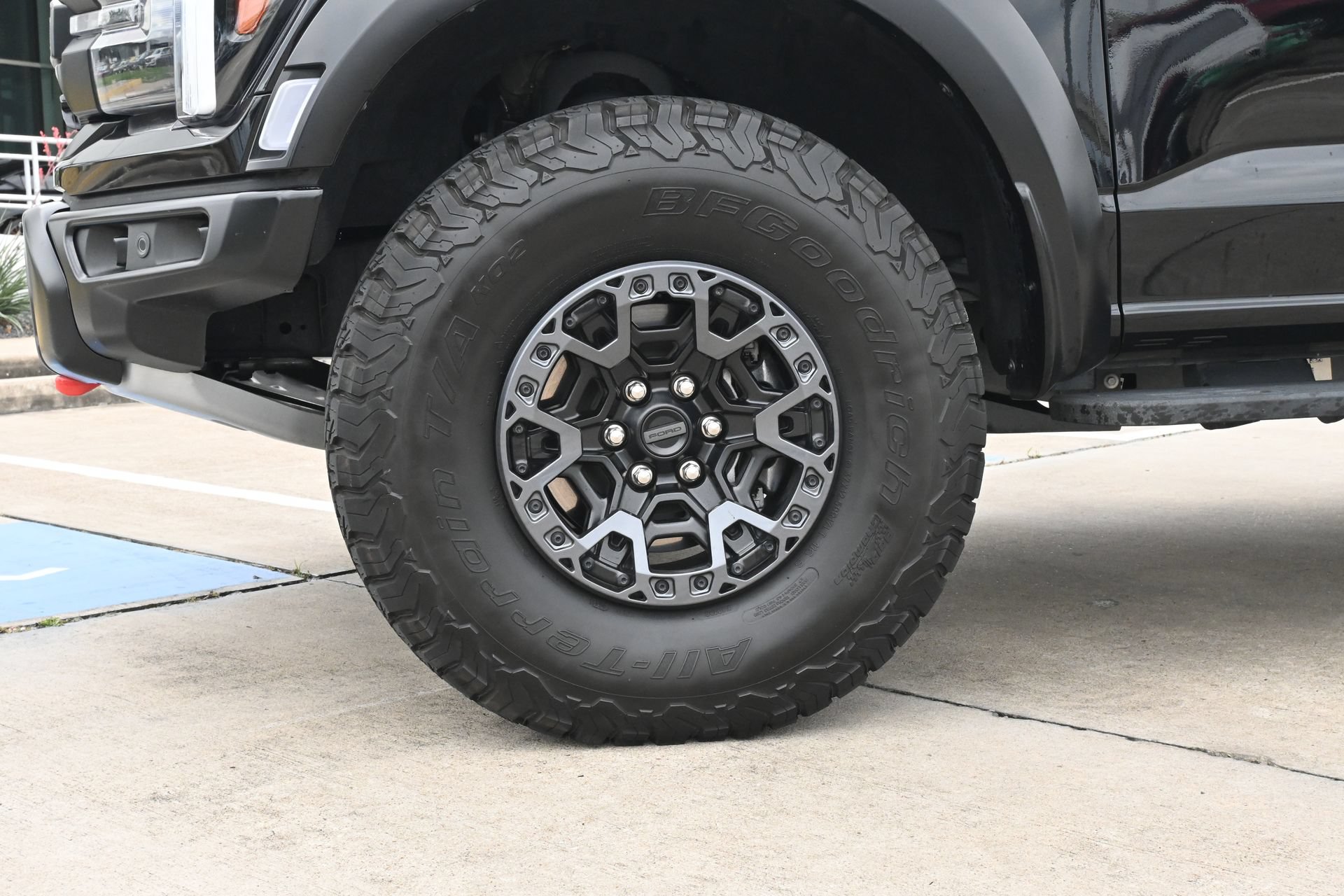 Used 2025 Ford F150 Raptor w/ Equipment Group 803A Raptor R AWD/4WD image 30