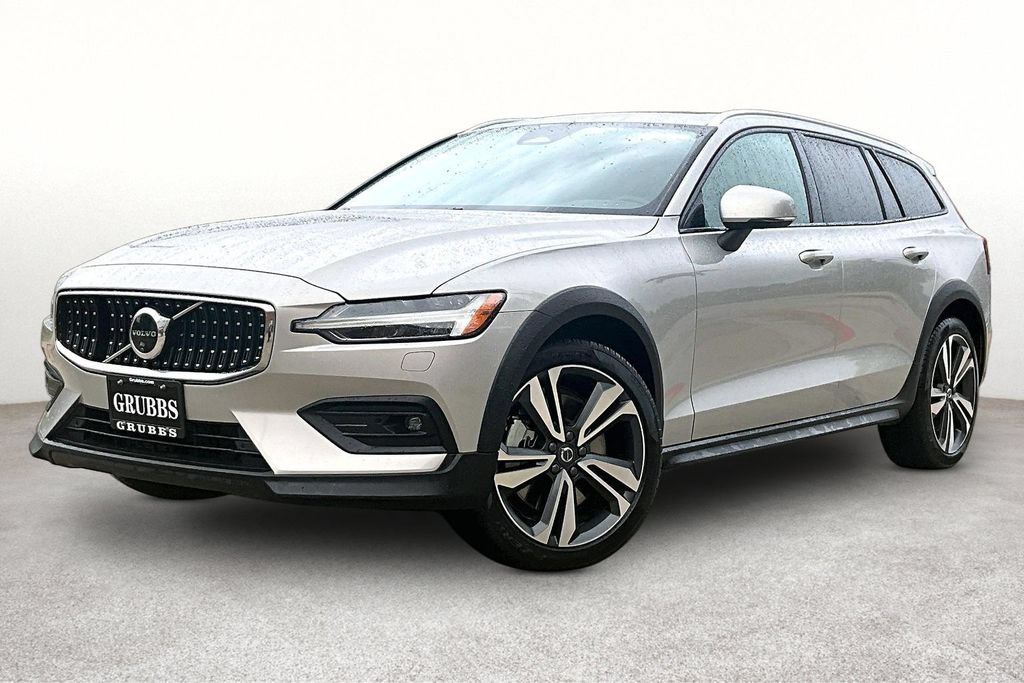 Certified 2025 Volvo V60 B5 Cross Country Plus AWD/4WD image 15