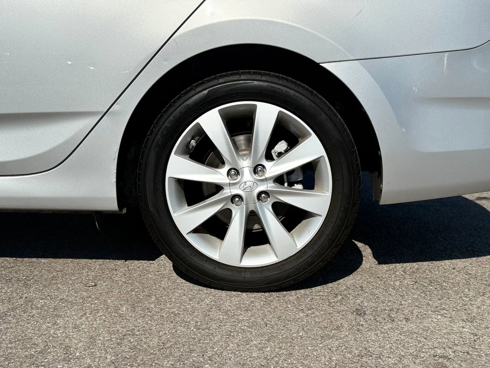 Used 2013 Hyundai Accent GLS w/ Premium Pkg FWD image 32