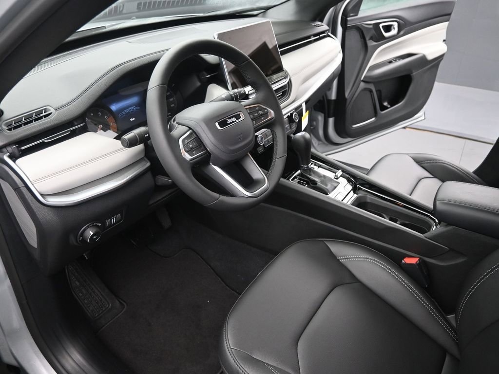 New 2026 Jeep Compass Limited image 9