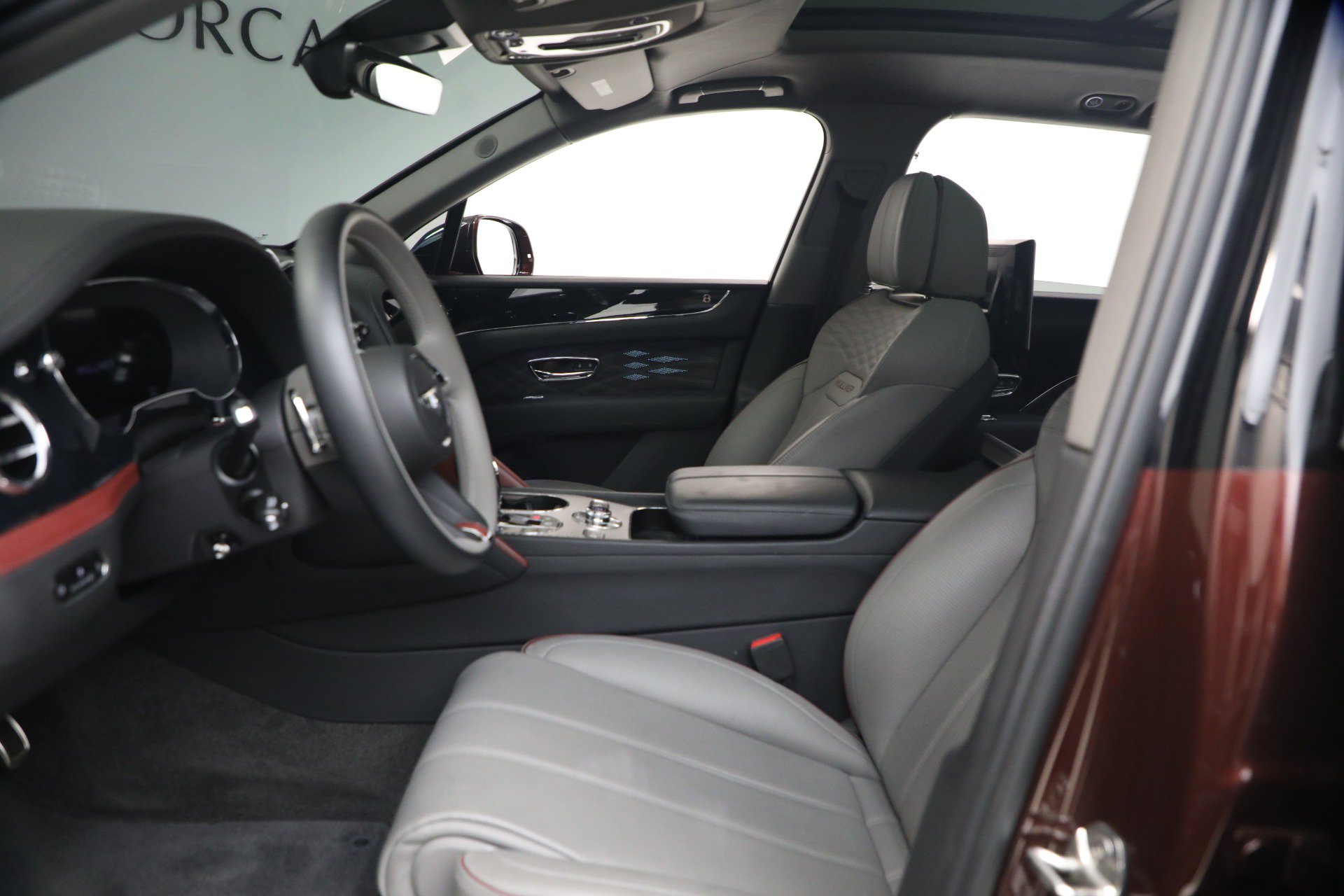 Certified 2024 Bentley Bentayga Extended Wheelbase AWD/4WD image 20