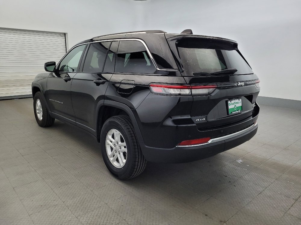 Used 2023 Jeep Grand Cherokee Laredo AWD/4WD image 5