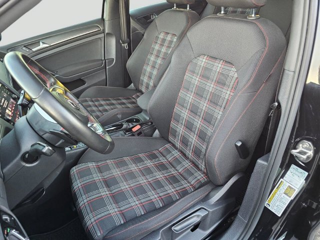 Used 2018 Volkswagen GTI SE FWD image 23
