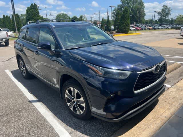 Used 2021 Toyota Highlander XLE FWD image 4