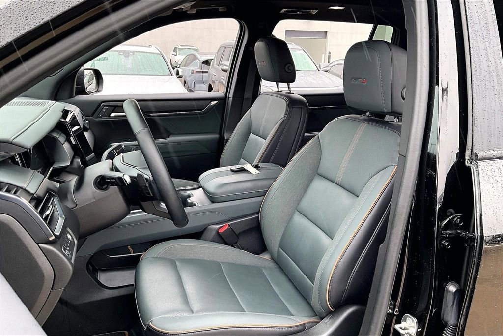 Used 2024 GMC Acadia AT4 w/ Luxury Package image 31