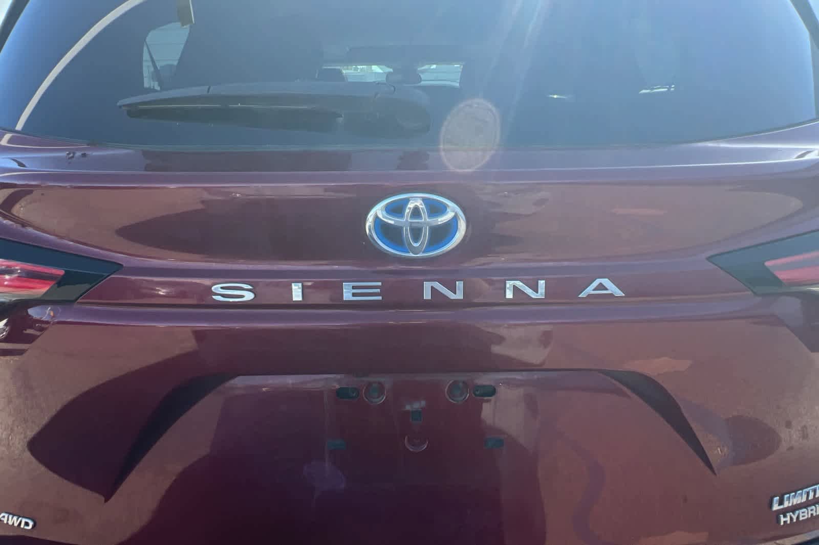 Used 2024 Toyota Sienna Limited AWD/4WD image 19