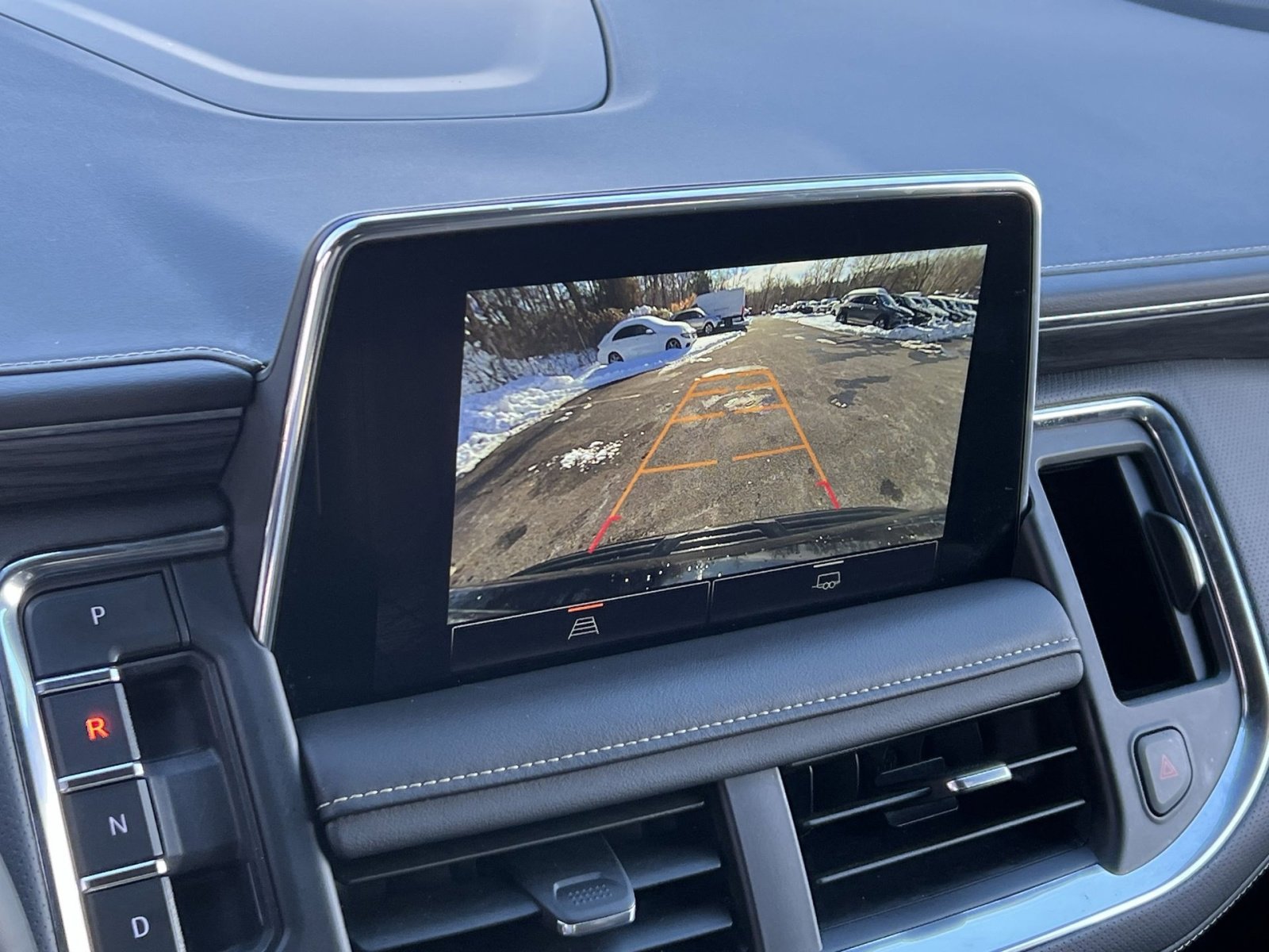 Used 2023 GMC Yukon XL SLT image 17