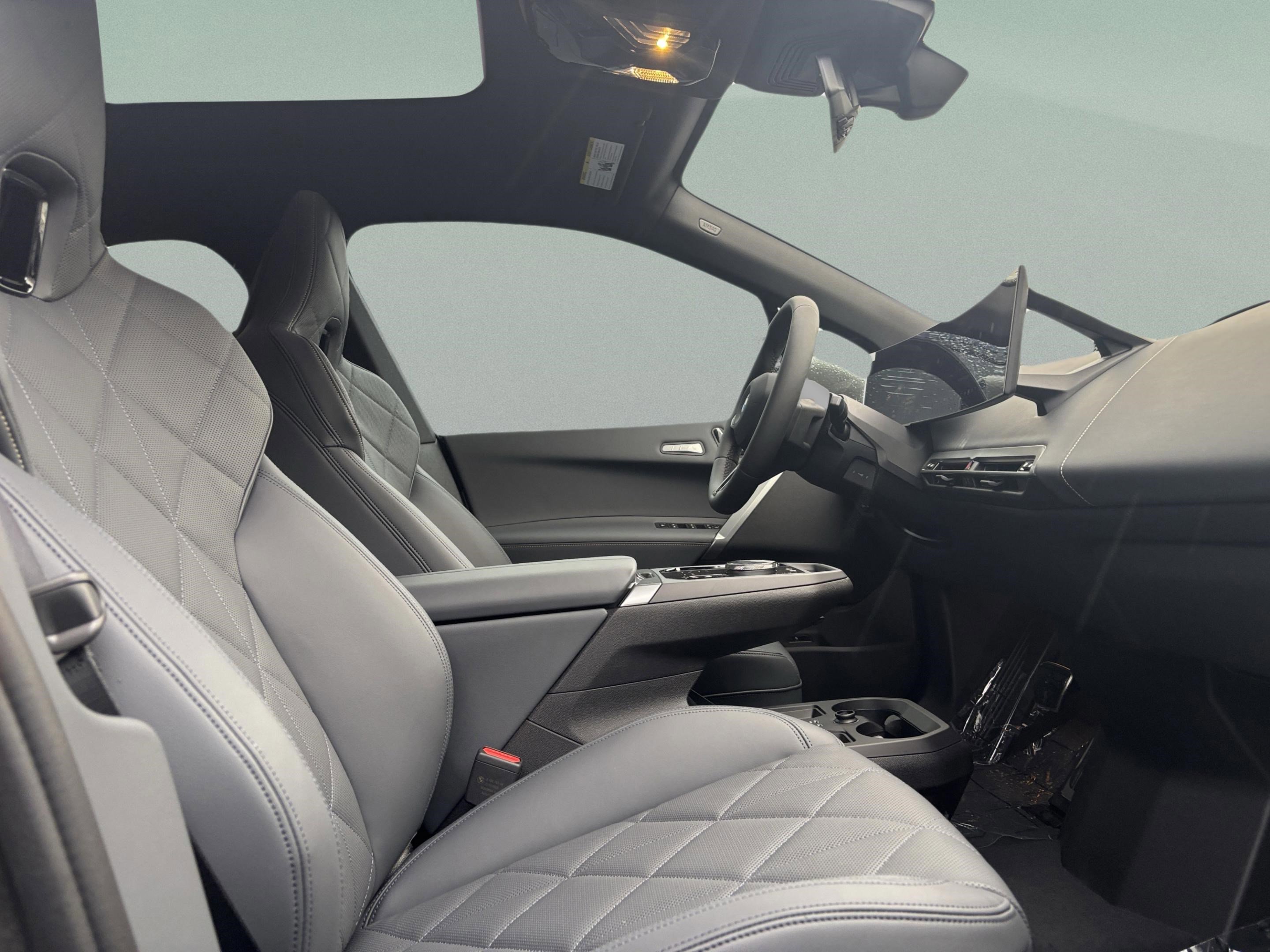 New 2026 BMW iX xDrive60 w/ M Sport Package image 23