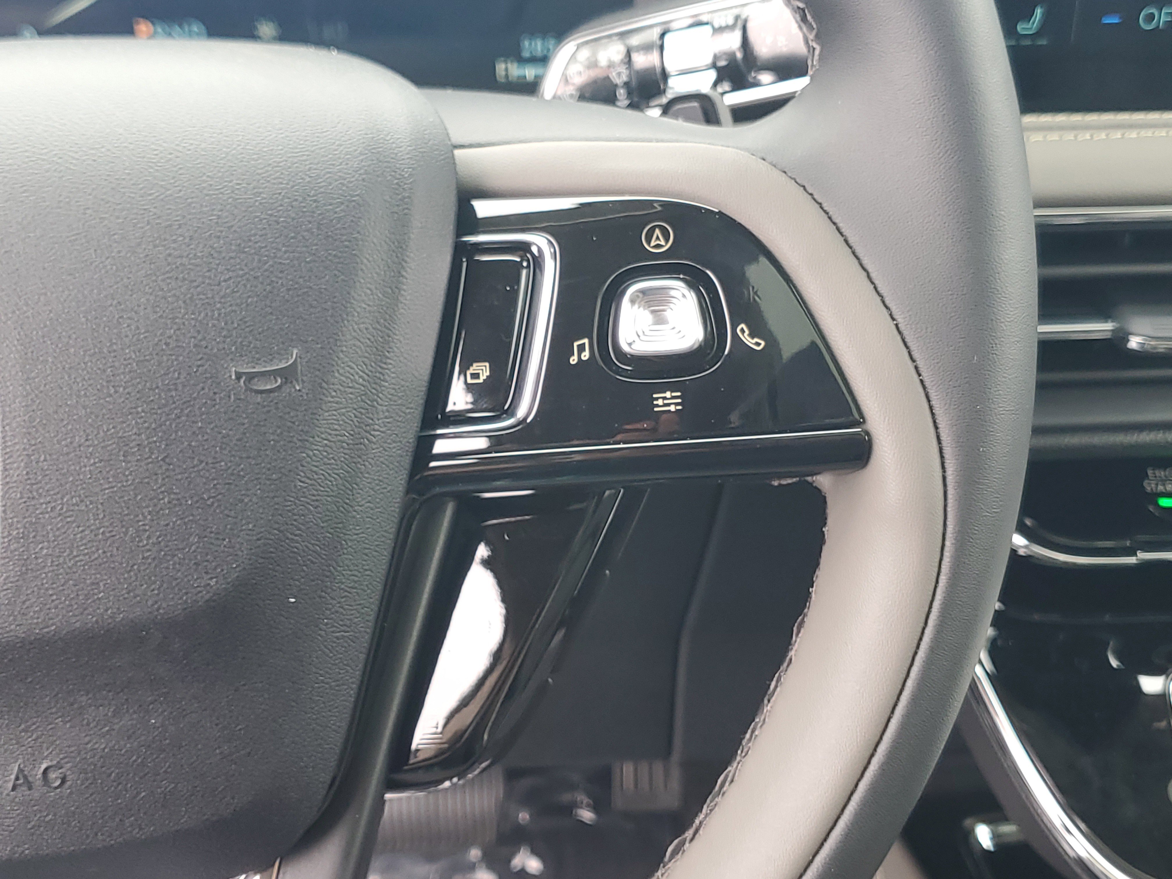 New 2026 Lincoln Corsair Premiere AWD/4WD image 18