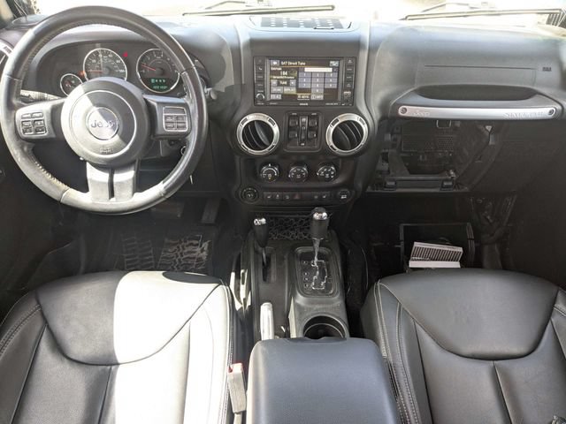 Used 2017 Jeep Wrangler Unlimited Rubicon w/ Connectivity Group AWD/4WD image 15