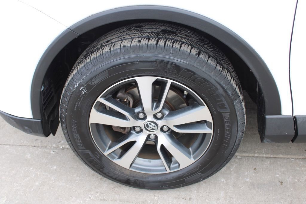 Used 2018 Toyota RAV4 XLE image 12