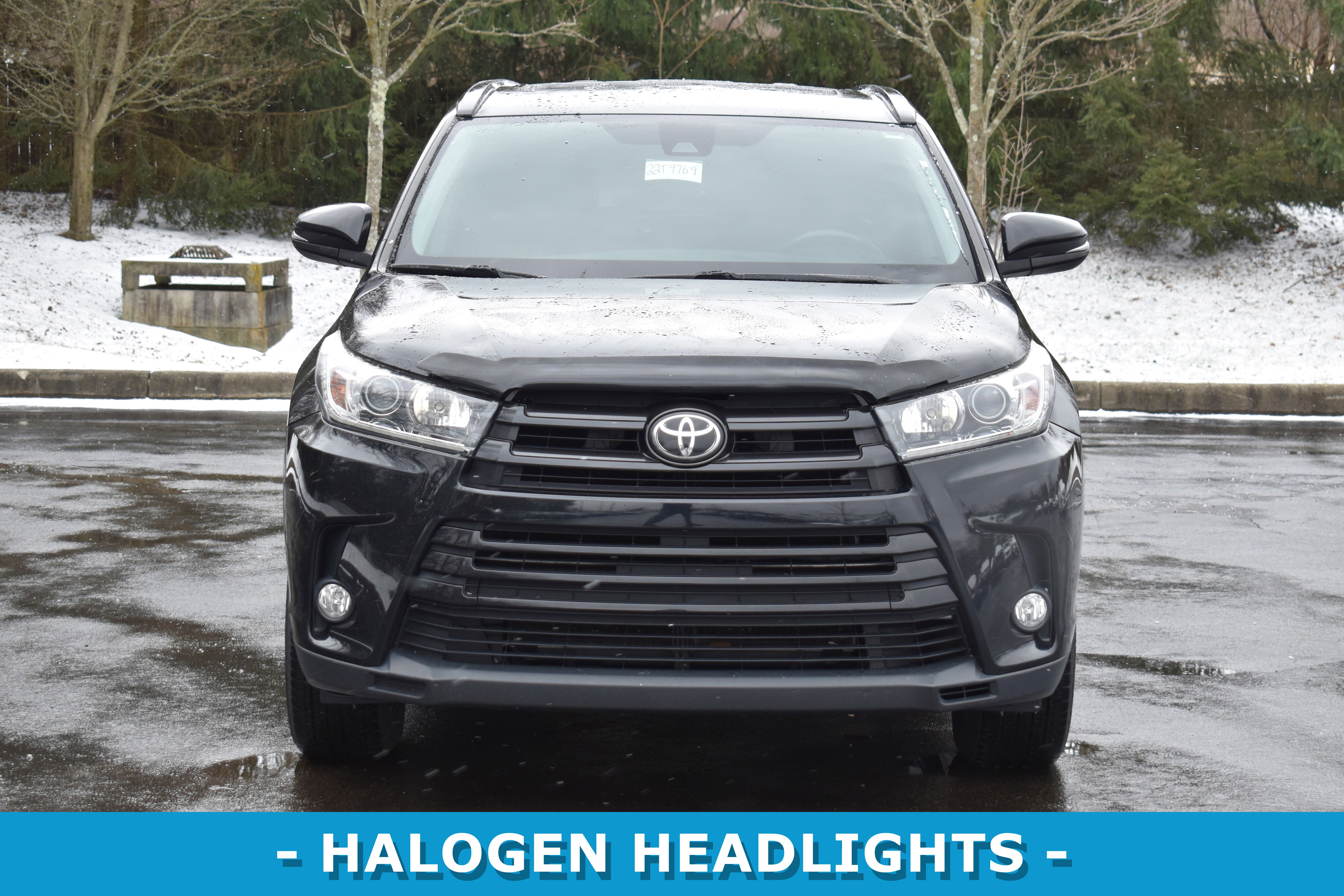 Used 2017 Toyota Highlander SE image 2