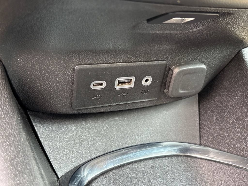 Used 2023 Chevrolet Malibu LT FWD image 14